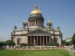 Исаакиевский собор в центре петербурга